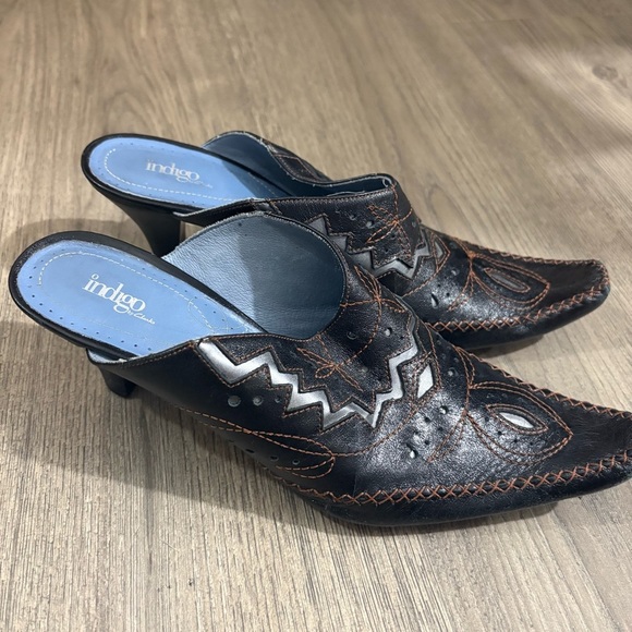 Indigo by Clarks Western Boot Style Slip on Heels Black Leather Sz 8M Pointed - Picture 2 of 10